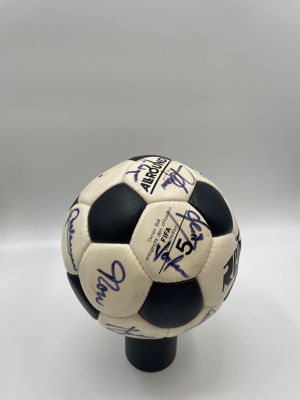 FC Bayern Football team signed 1988/1989 Signature of Autogram Reeport Ball