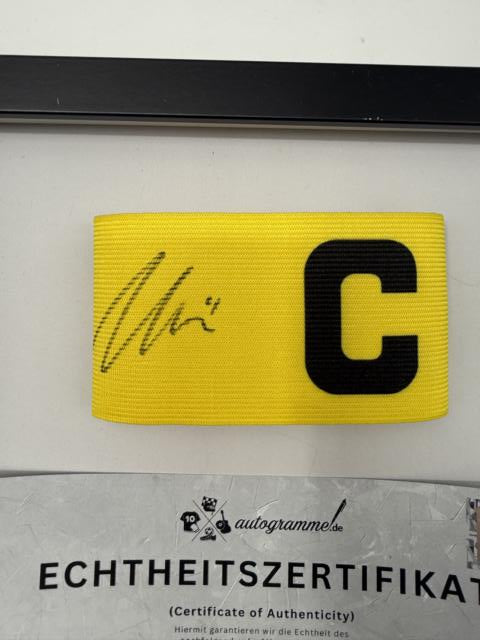 Kapitänsbinde Marco Reus signiert im Rahmen Borussia Dortmund Autogramm COA