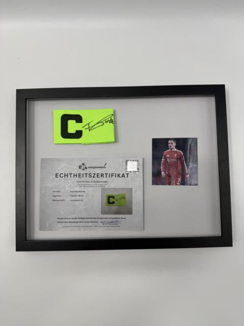 Kapitänsbinde Florian Wirtz signiert im Rahmen FC Liverpool Autogramm