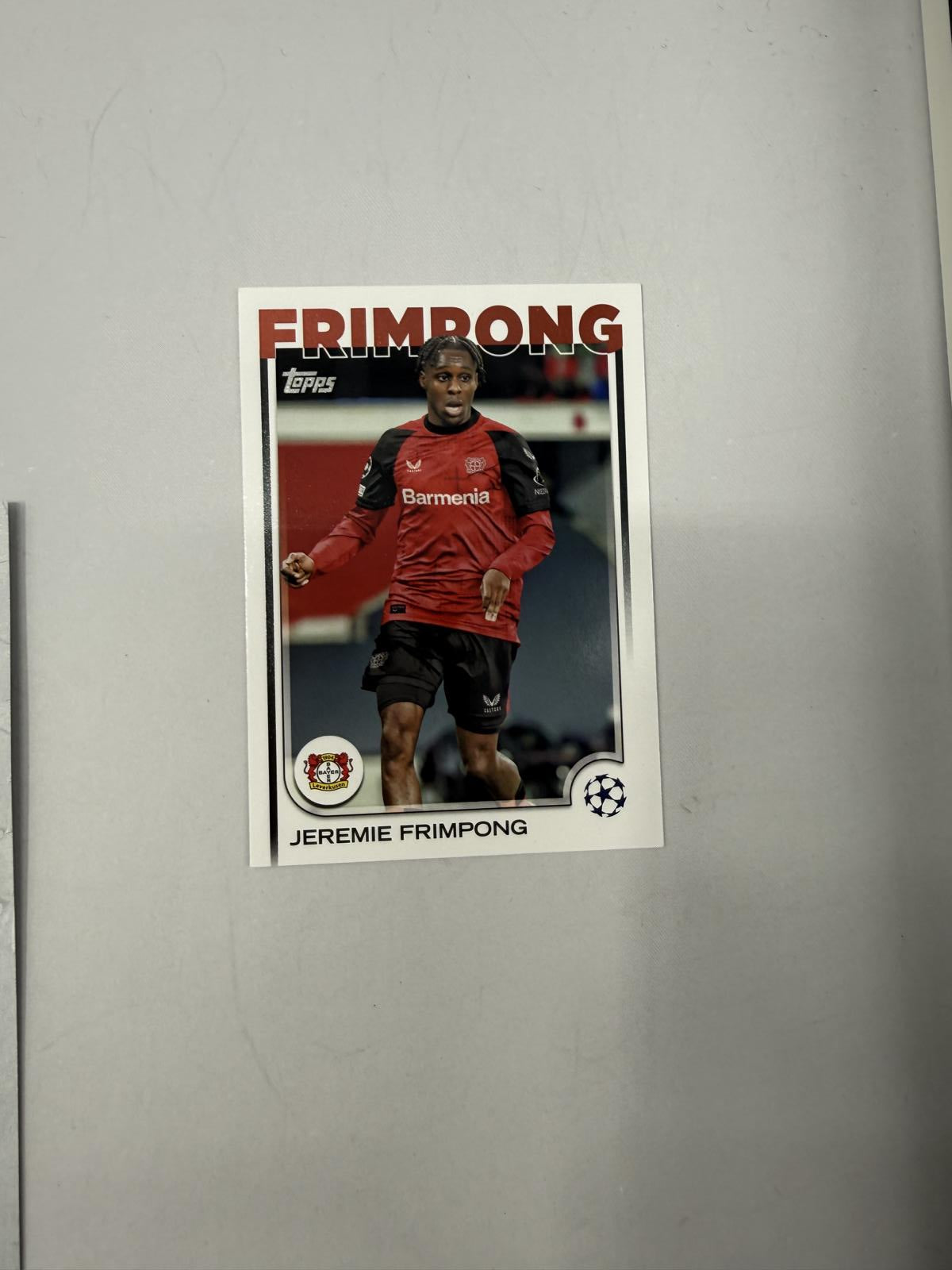 Kapitänsbinde Jeremie Frimpong signiert im Rahmen Bayer Leverkusen Autogramm