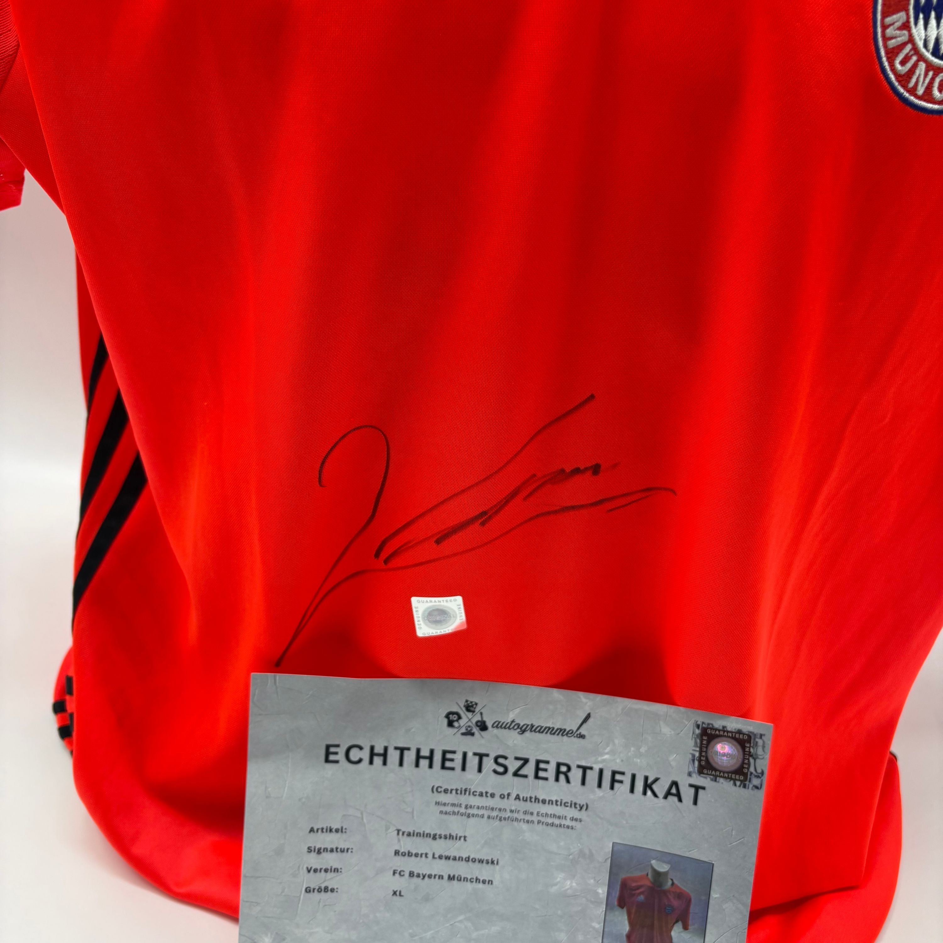 Bayern München Trainingsshirt Robert Lewandowski signiert Autogramme Adidas XL