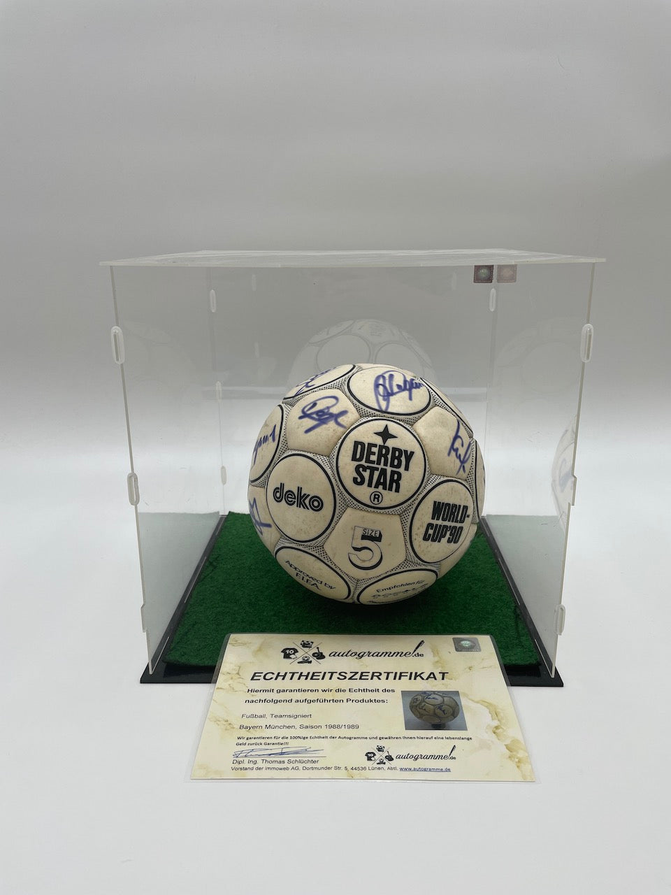 FC Bayern Football team signed 1988/1989 Signature autograph derbystar ball