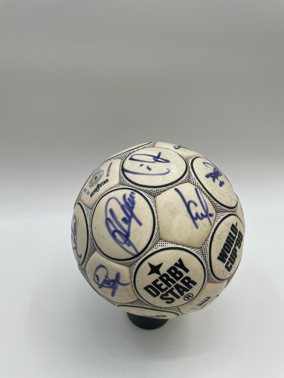 FC Bayern Football team signed 1988/1989 Signature autograph derbystar ball
