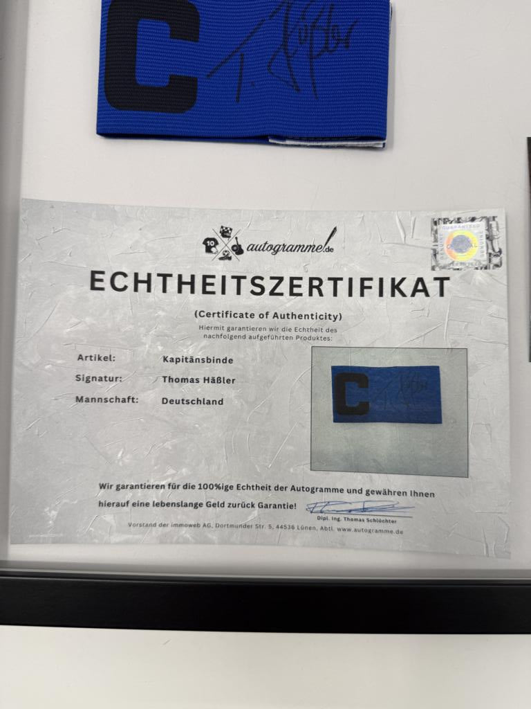 Kapitänsbinde Thomas Häßler signiert im Rahmen DFB Fußball Autogramm neu