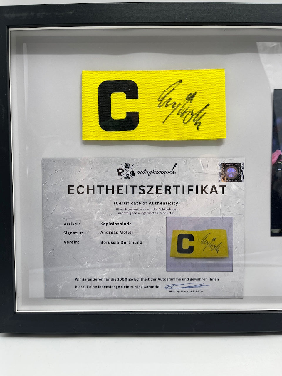Kapitänsbinde Andreas Möller signiert im Rahmen Borussia Dortmund Autogramm COA