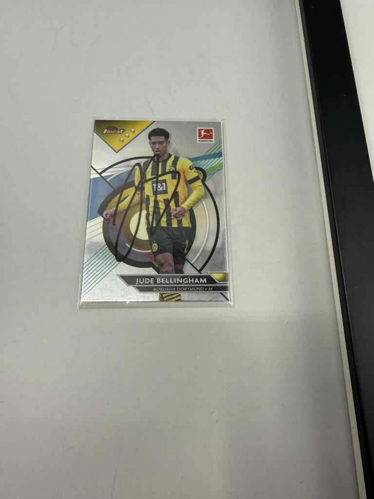 Kapitänsbinde Jude Bellingham signiert im Rahmen Borussia Dortmund COA Autogramm