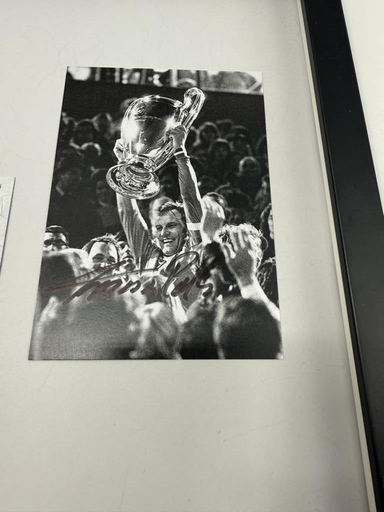 Kapitänsbinde Franz Roth signiert im Rahmen Bayern München Autogramm COA