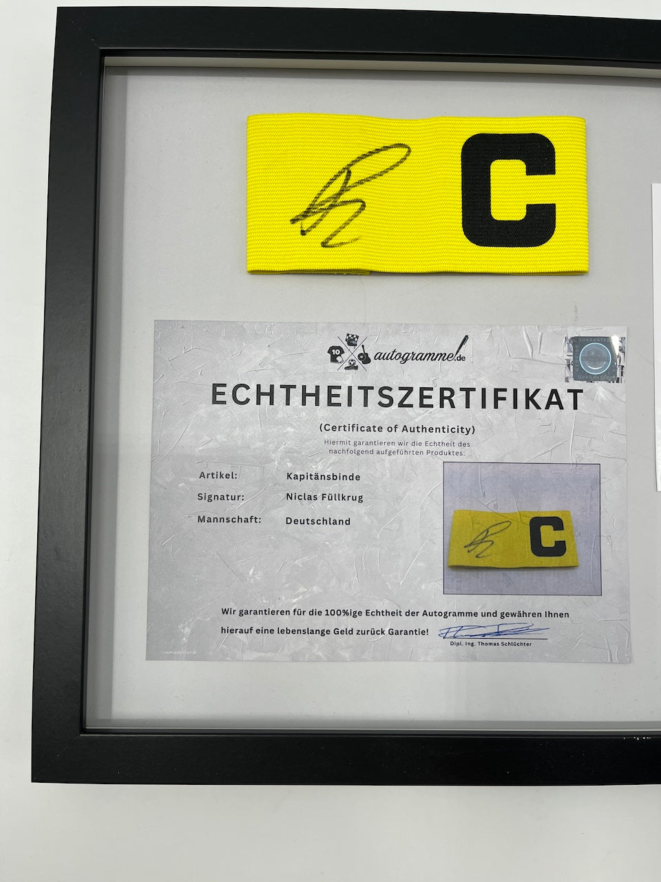 Kapitänsbinde Niclas Füllkrug signiert im Rahmen DFB Fußball Autogramm COA