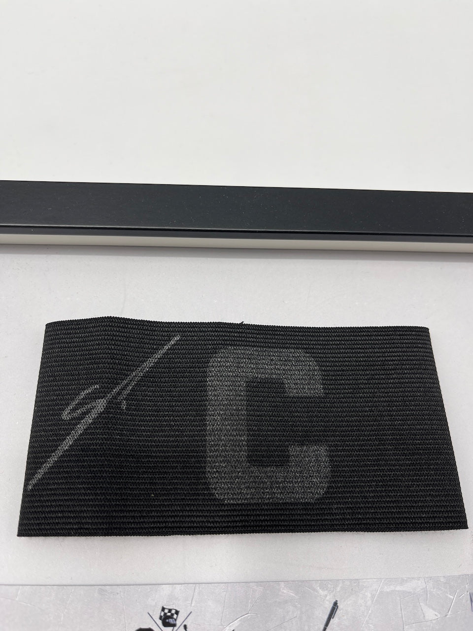 Kapitänsbinde Mario Götze signiert im Rahmen DFB Fußball Autogramm COA