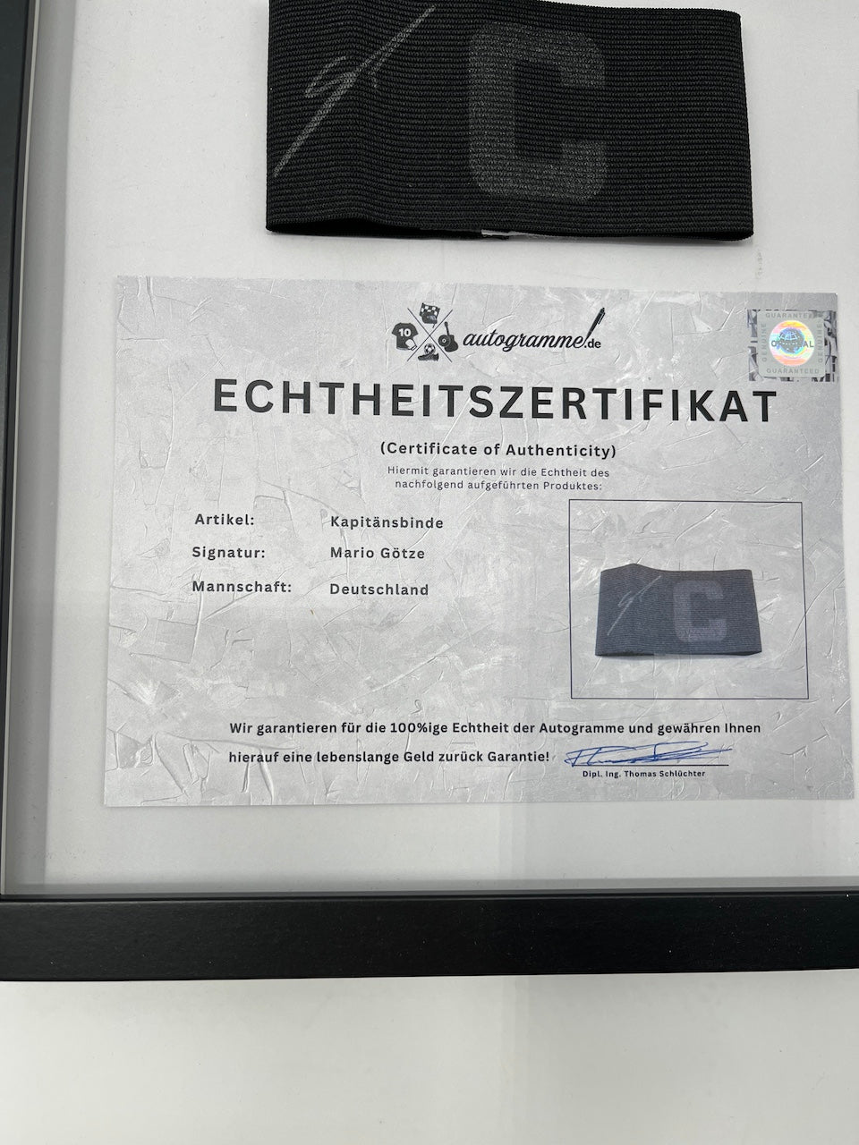 Kapitänsbinde Mario Götze signiert im Rahmen DFB Fußball Autogramm COA