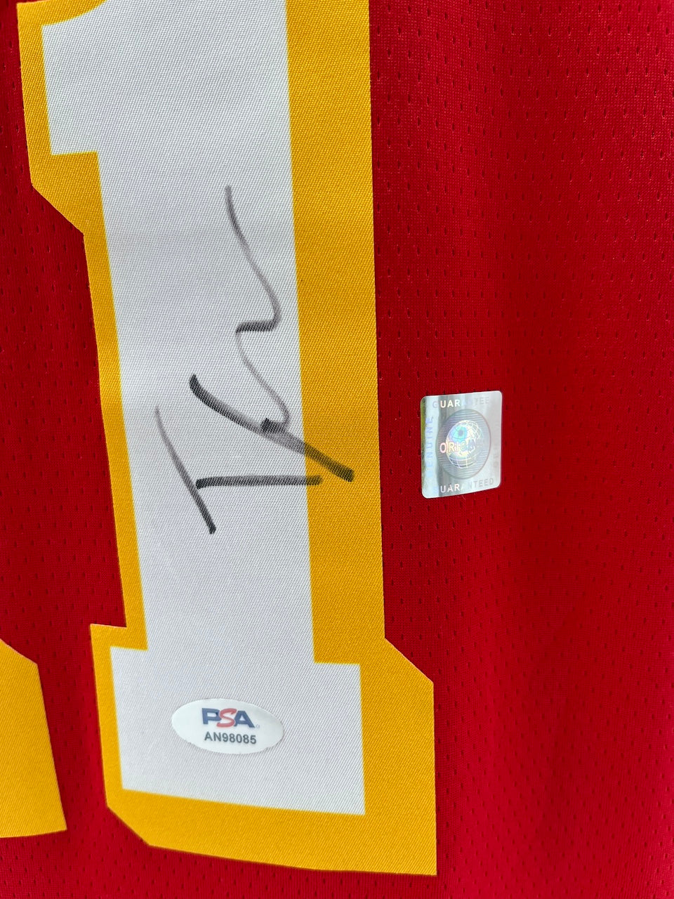 Atlanta Hawks Jersey: Trae Young signs NBA Basketball COA L