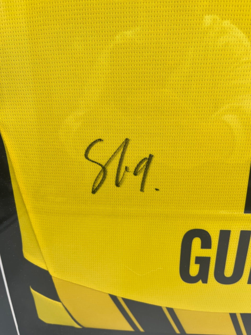 Borussia Dortmund Trikot Serhou Guirassy signiert im Rahmen Puma BVB