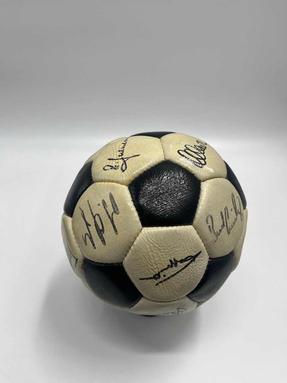 Football team signed 1974 in display case DFB autograph COA ball Gerd Müller