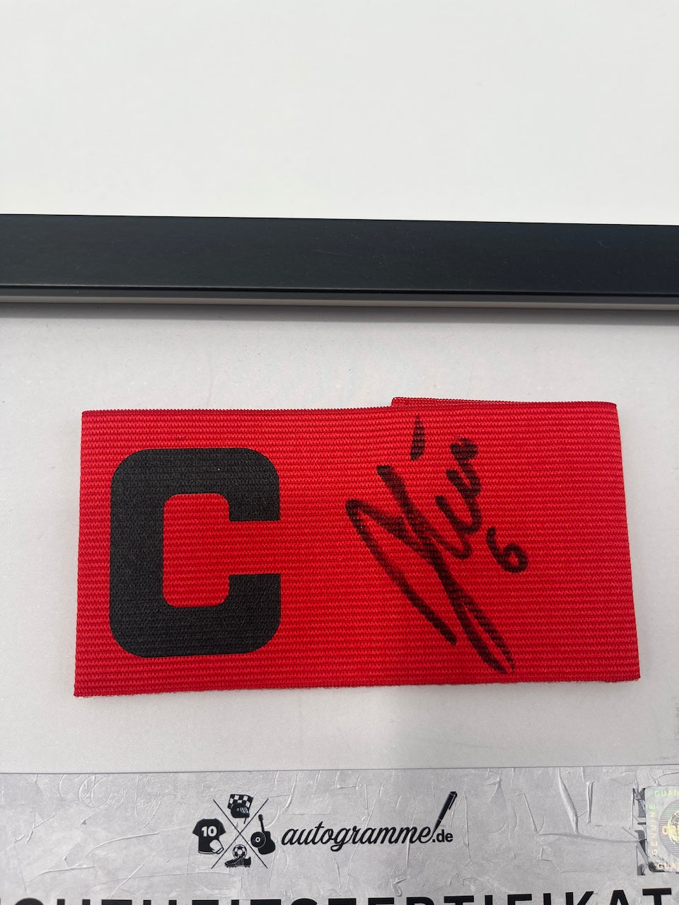 Kapitänsbinde Joshua Kimmich signiert im Rahmen Bayern München Autogramm COA
