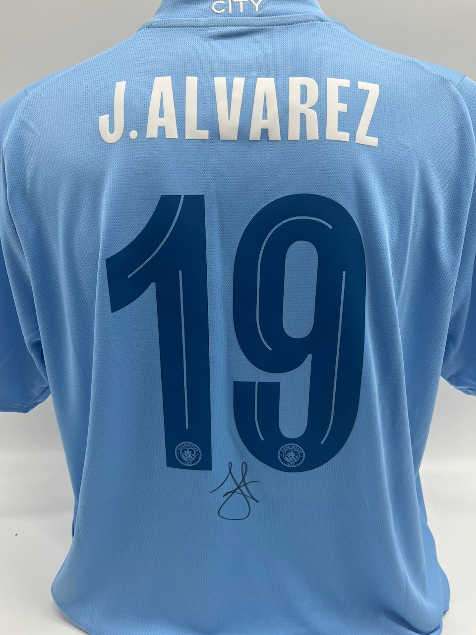 Manchester City jersey signed by Julian Alvarez, Puma COA XL