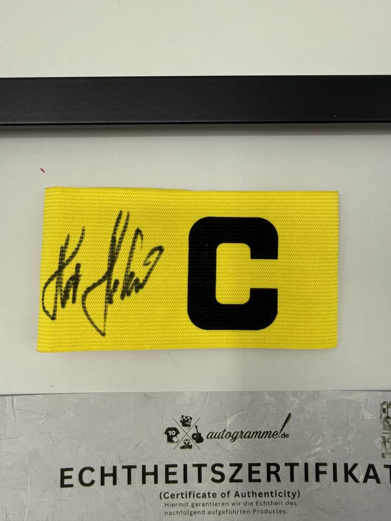 Kapitänsbinde Horst Hrubesch signiert im Rahmen Hamburger SV Autogramm COA