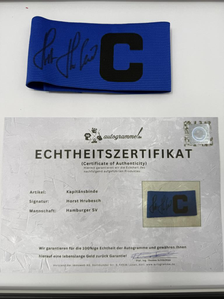 Kapitänsbinde Horst Hrubesch signiert im Rahmen Hamburger SV Autogramm COA