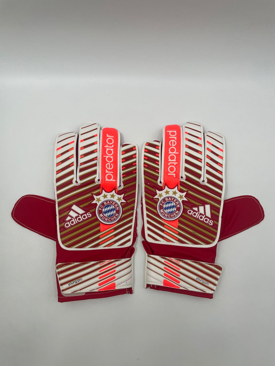 Goalkeeper gloves Lukas Raeder signed autograph bayern signature adidas new