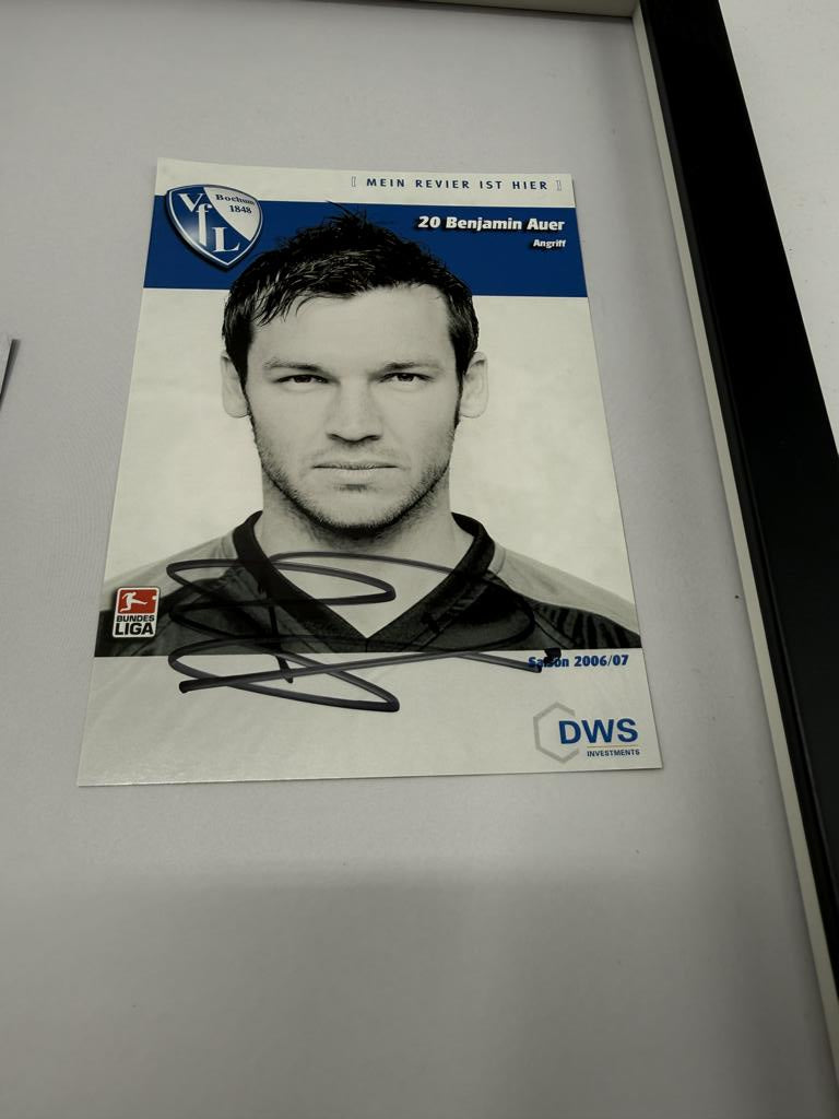 Kapitänsbinde Benjamin Auer signiert im Rahmen VFL Bochum COA