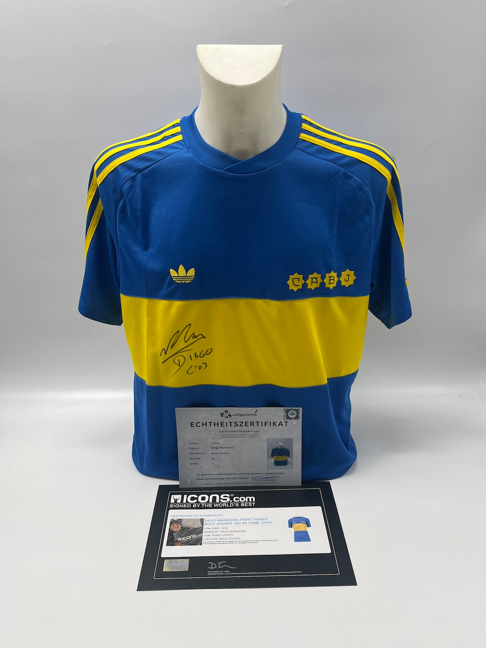 Boca Junior jersey signed by Diego Maradona, autographed COA L