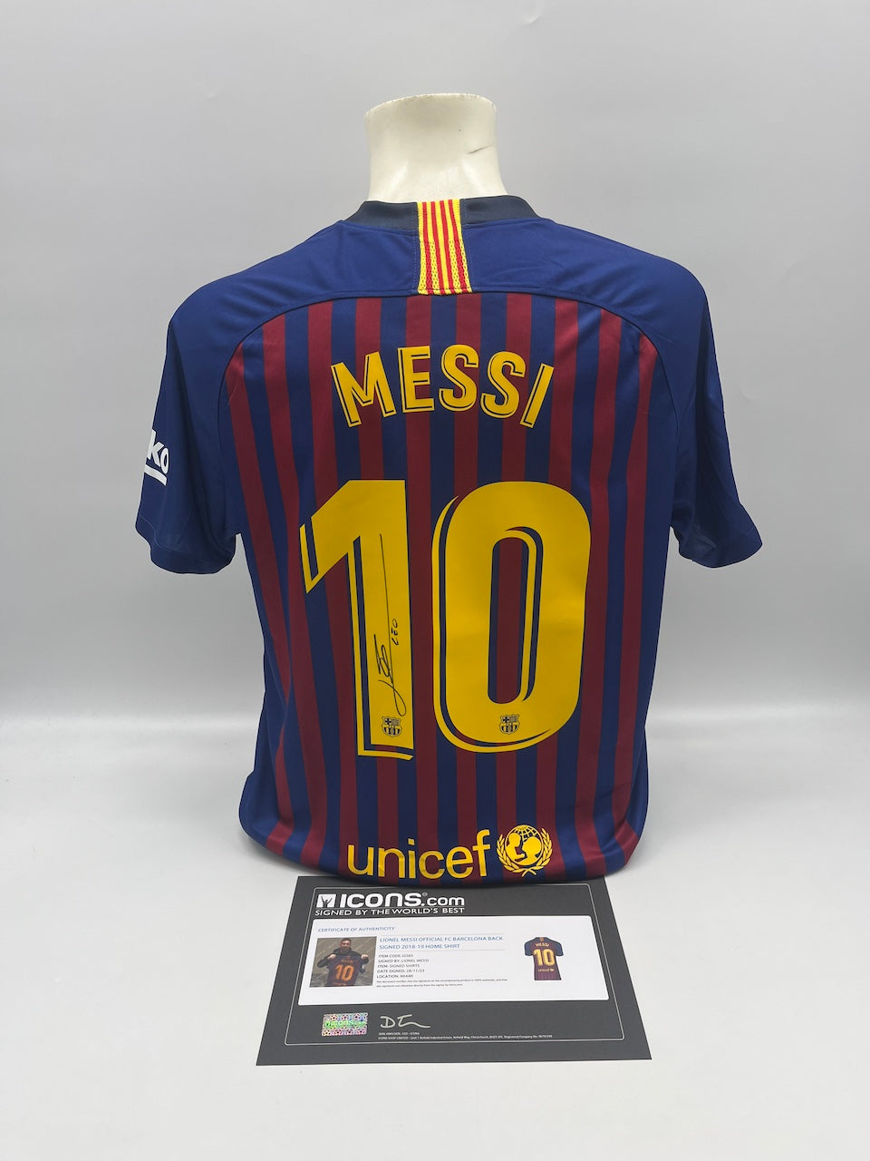 FC Barcelona jersey signed by Lionel Messi, autographed, Nike COA L