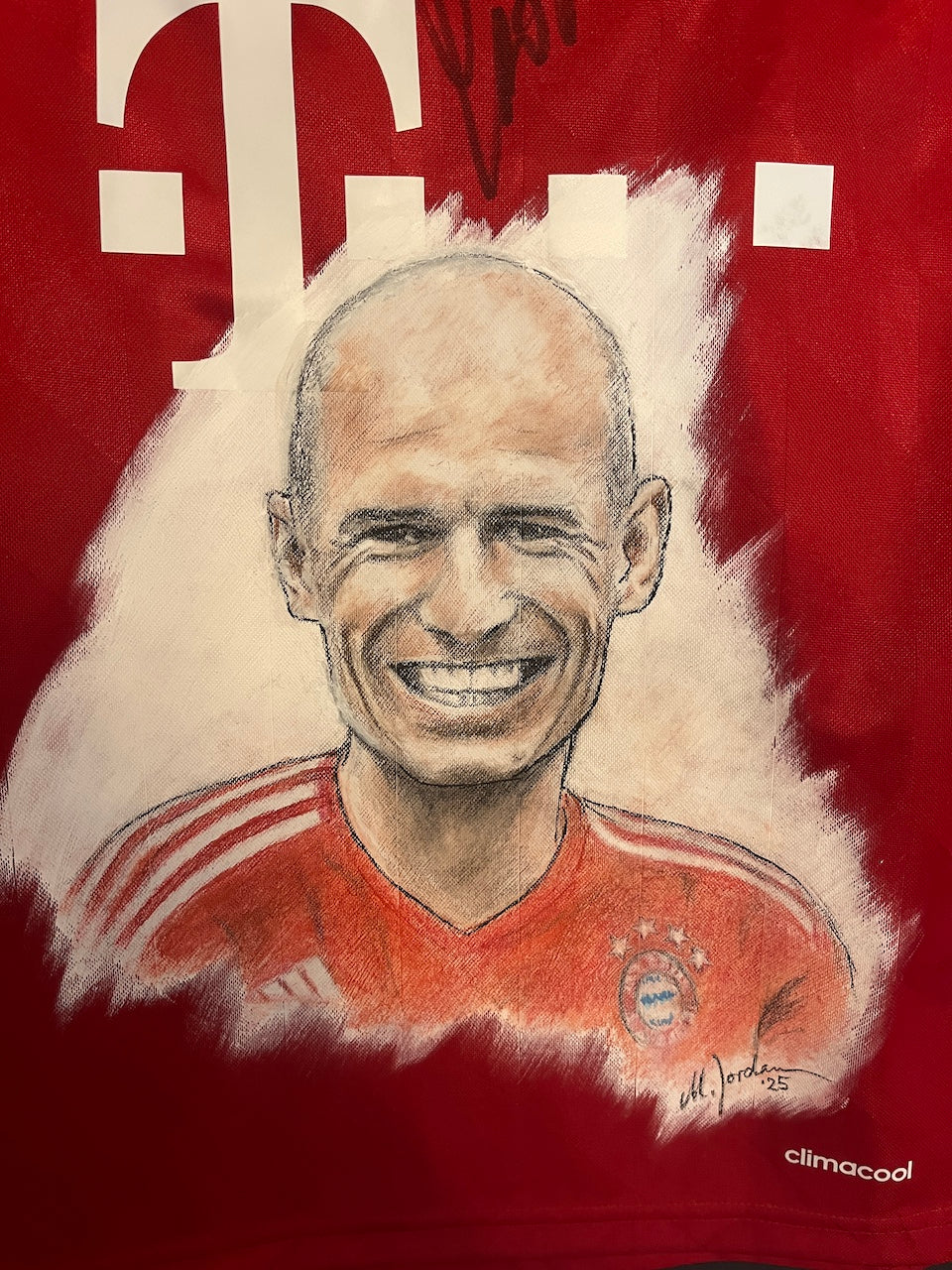 Bayern Munich jersey portrait of Arjen Robben, hand-painted and signed, 164