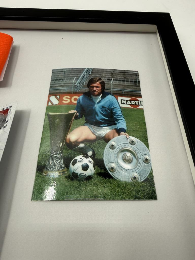 Kapitänsbinde Jupp Heynckes signiert im Rahmen Borussia Mönchengladbach Autogramm