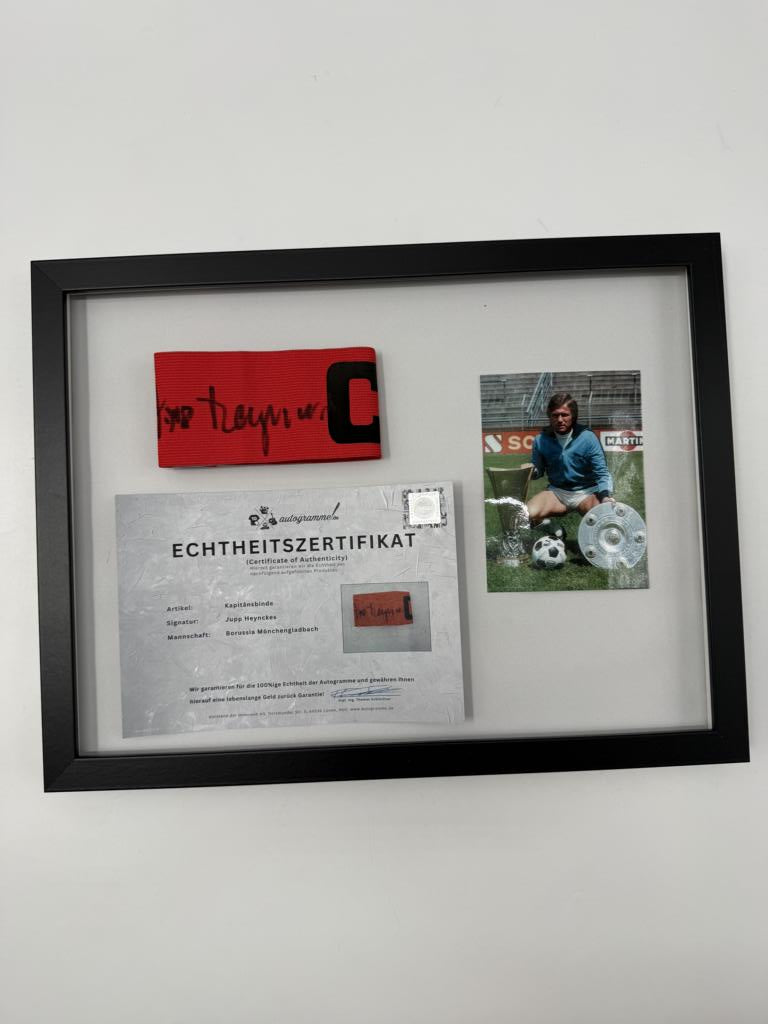 Kapitänsbinde Jupp Heynckes signiert im Rahmen Borussia Mönchengladbach Autogramm