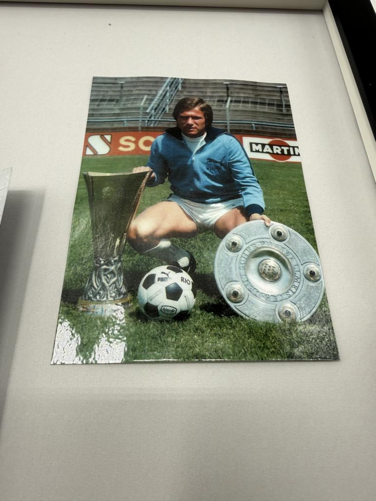 Kapitänsbinde Jupp Heynckes signiert im Rahmen Borussia Mönchengladbach Autogramm