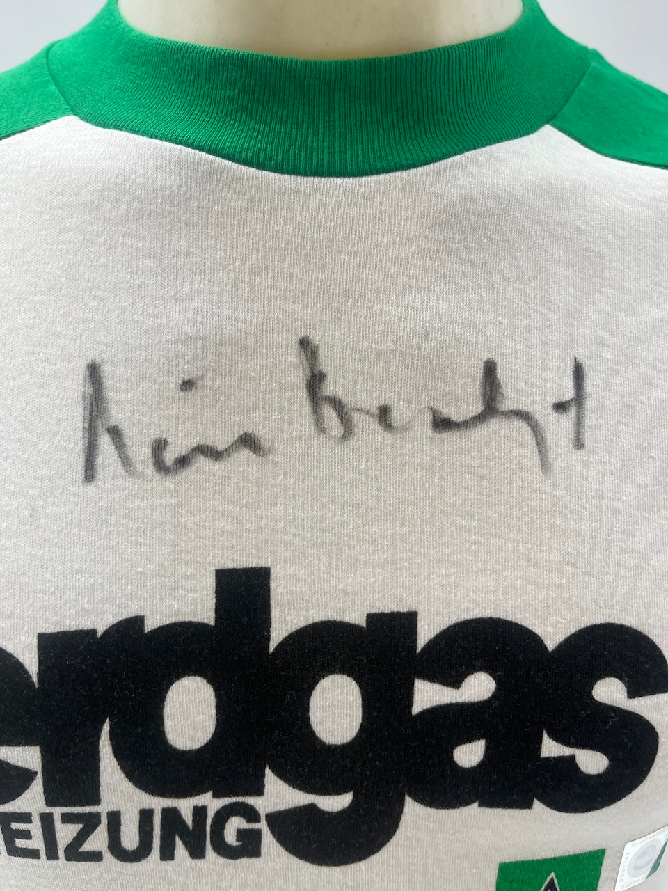 Reproduction Borussia Mönchengladbach jersey, signed by Rainer Bonhof, autograph S