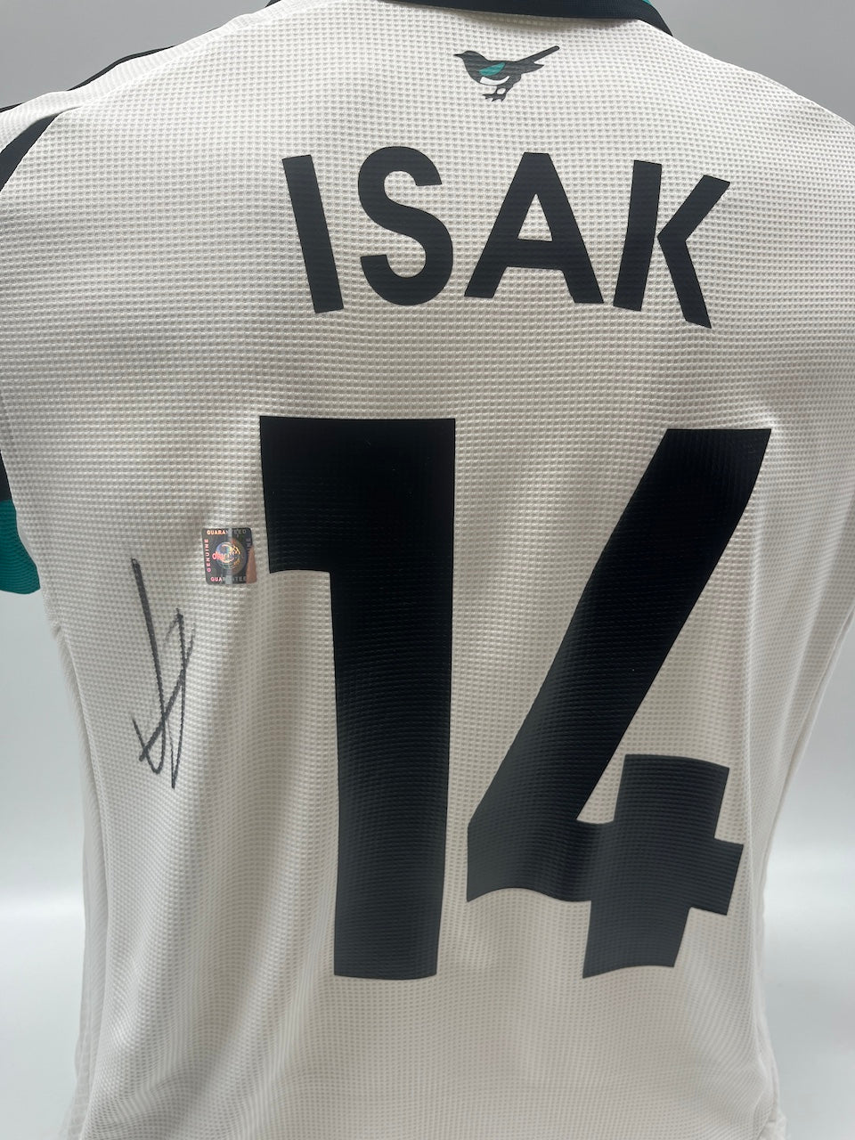 Newcastle United jersey signed by Alexander Isak, Adidas football jersey, size L