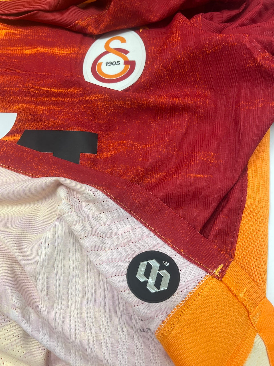 Match-worn Galatasaray Istanbul jersey worn and signed by Ryan Babel, XL
