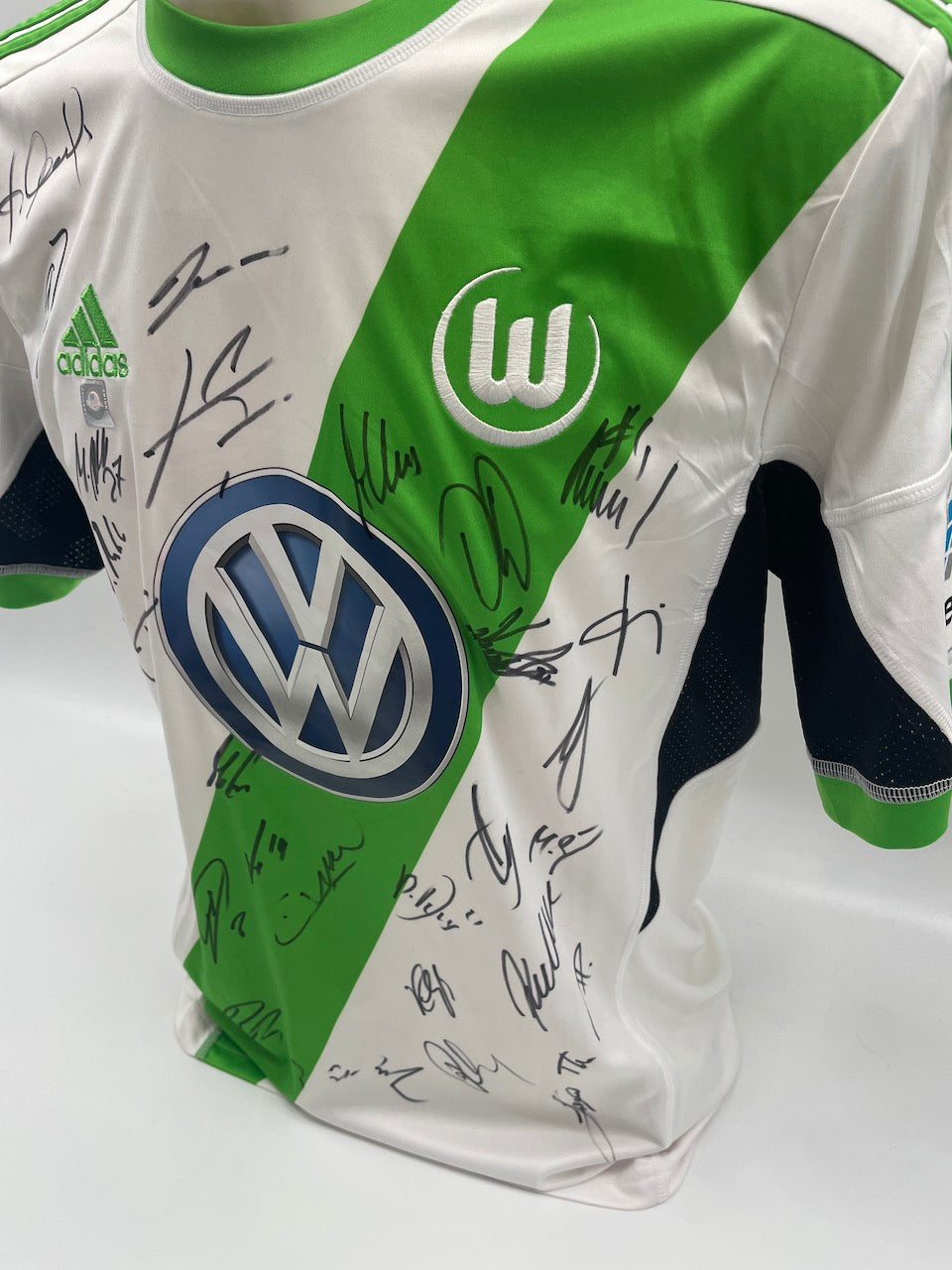 VfL Wolfsburg jersey 13/14 team signed autograph adidas coa m