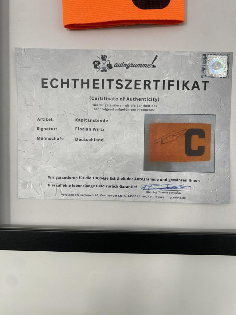 Kapitänsbinde Florian Wirtz signiert im Rahmen Deutschland Fußball Autogramm