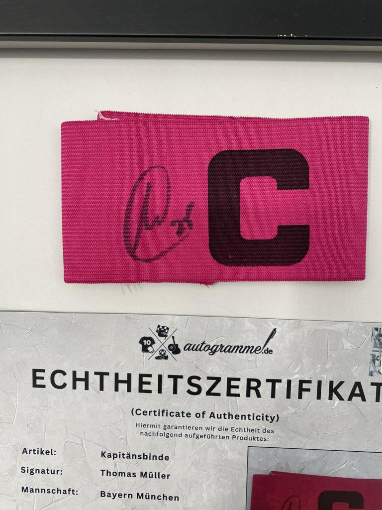 Kapitänsbinde Thomas Müller signiert im Rahmen Bayern München Autogramm COA
