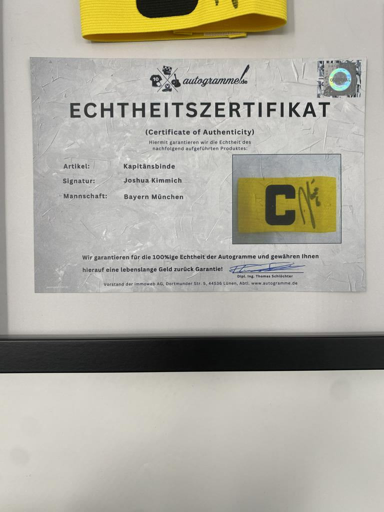Kapitänsbinde Joshua Kimmich signiert im Rahmen Bayern München Autogramm COA