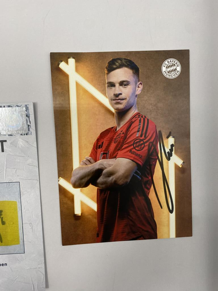 Kapitänsbinde Joshua Kimmich signiert im Rahmen Bayern München Autogramm COA