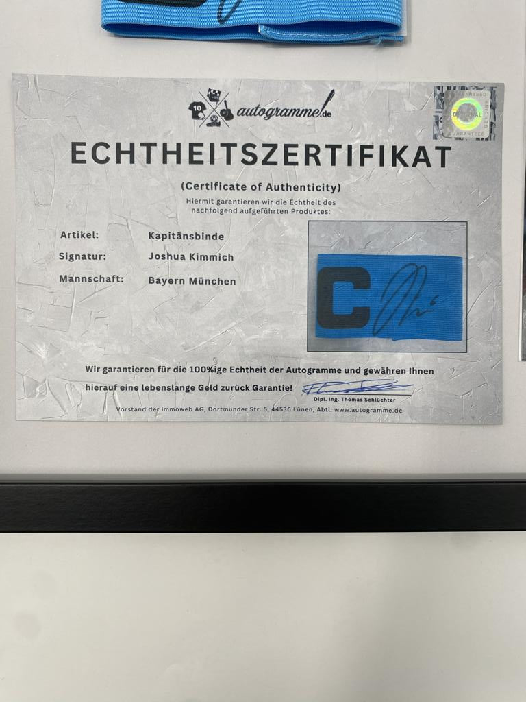 Kapitänsbinde Joshua Kimmich signiert im Rahmen Bayern München Autogramm COA