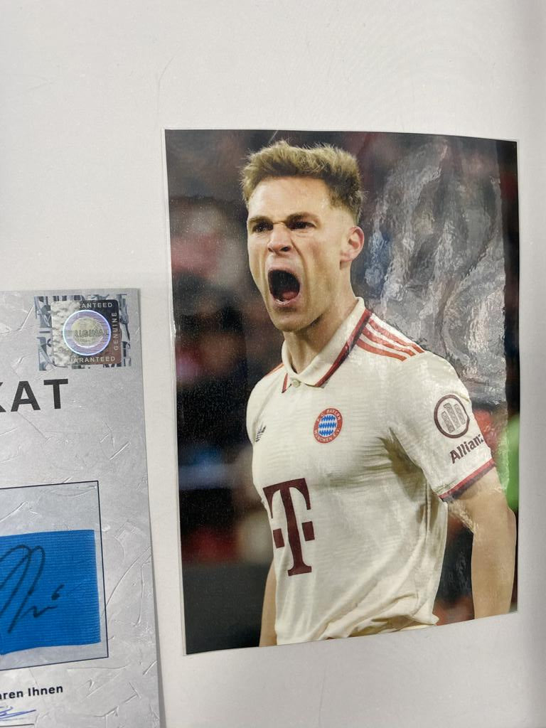 Kapitänsbinde Joshua Kimmich signiert im Rahmen Bayern München Autogramm COA