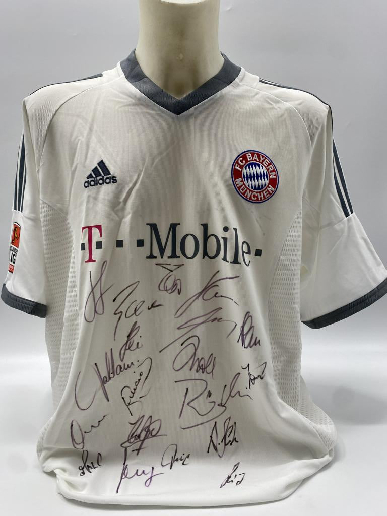 Bayern Munich jersey 2003/2004, team signed, autographed, COA, Adidas XL