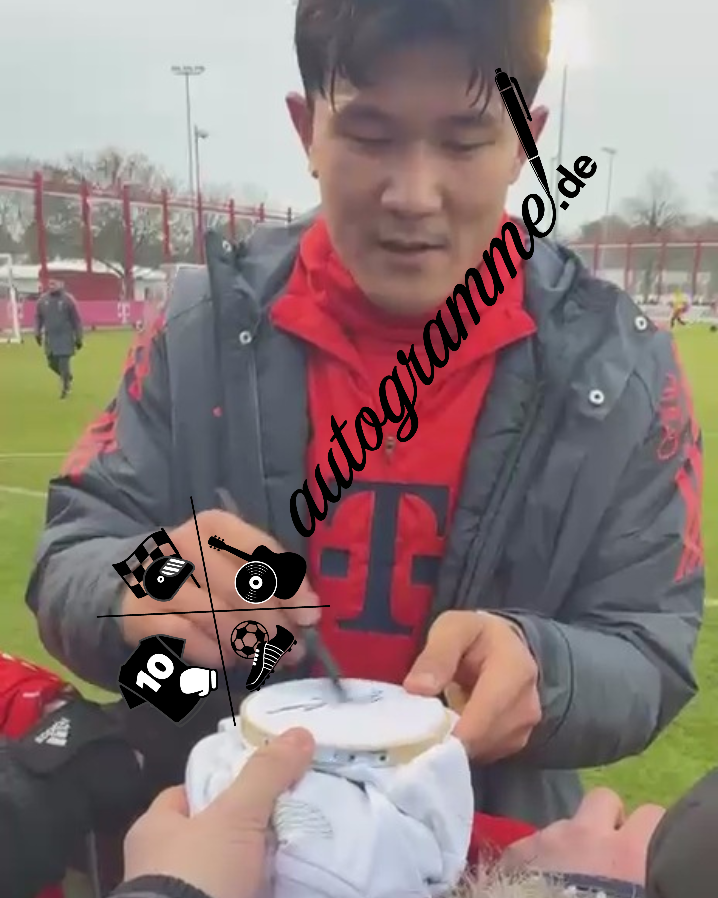 Bayern München Trikot Kim Minjae signiert im Rahmen COA Adidas neu 152