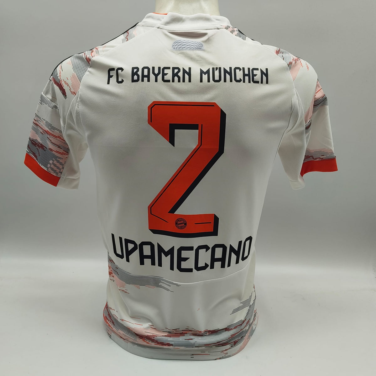 Bayern München Trikot Dayot Upamecano signiert Autogramm Adidas COA 164