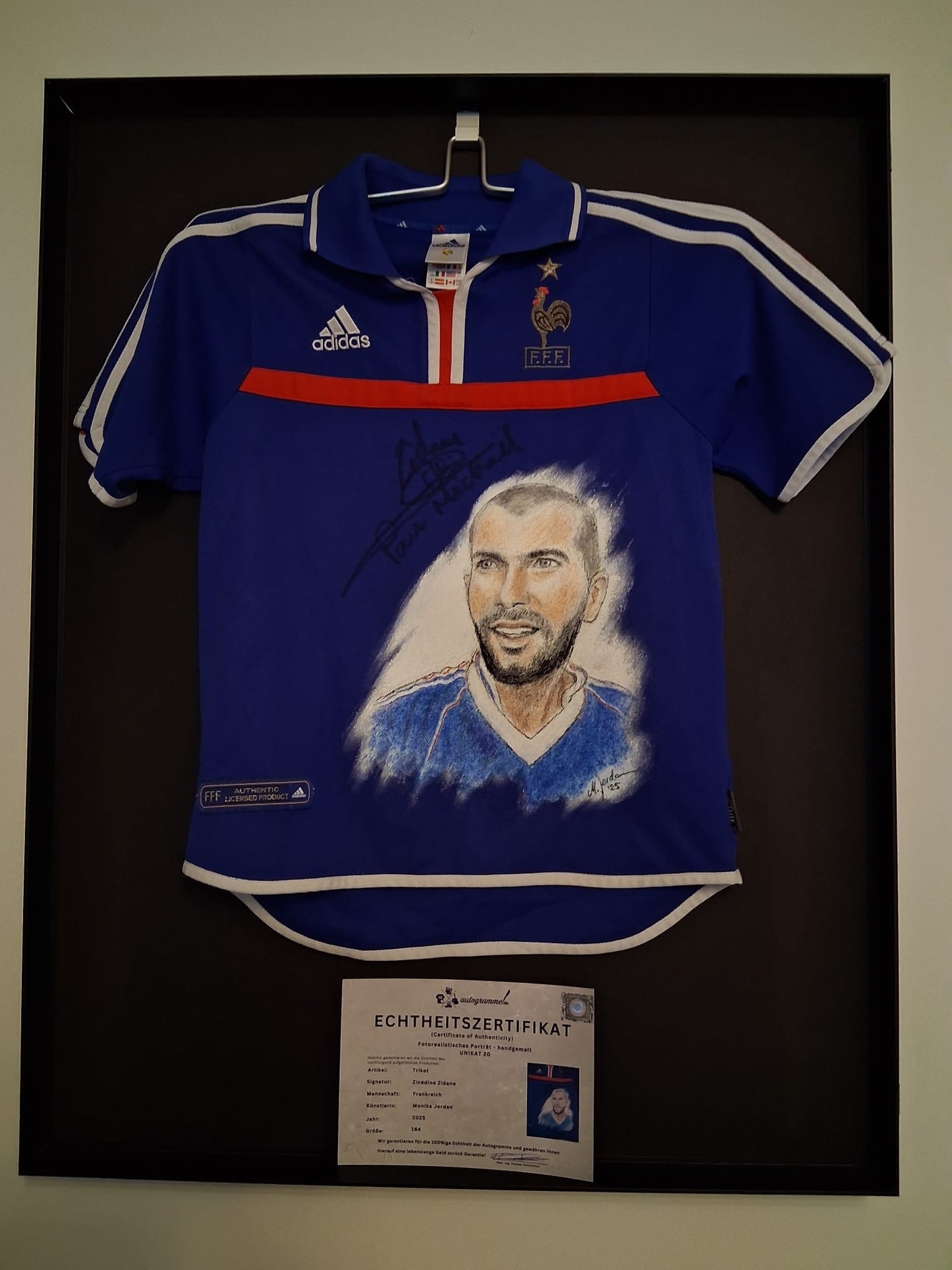 France jersey portrait zinedine zidane hand painted and signed in the framework 164