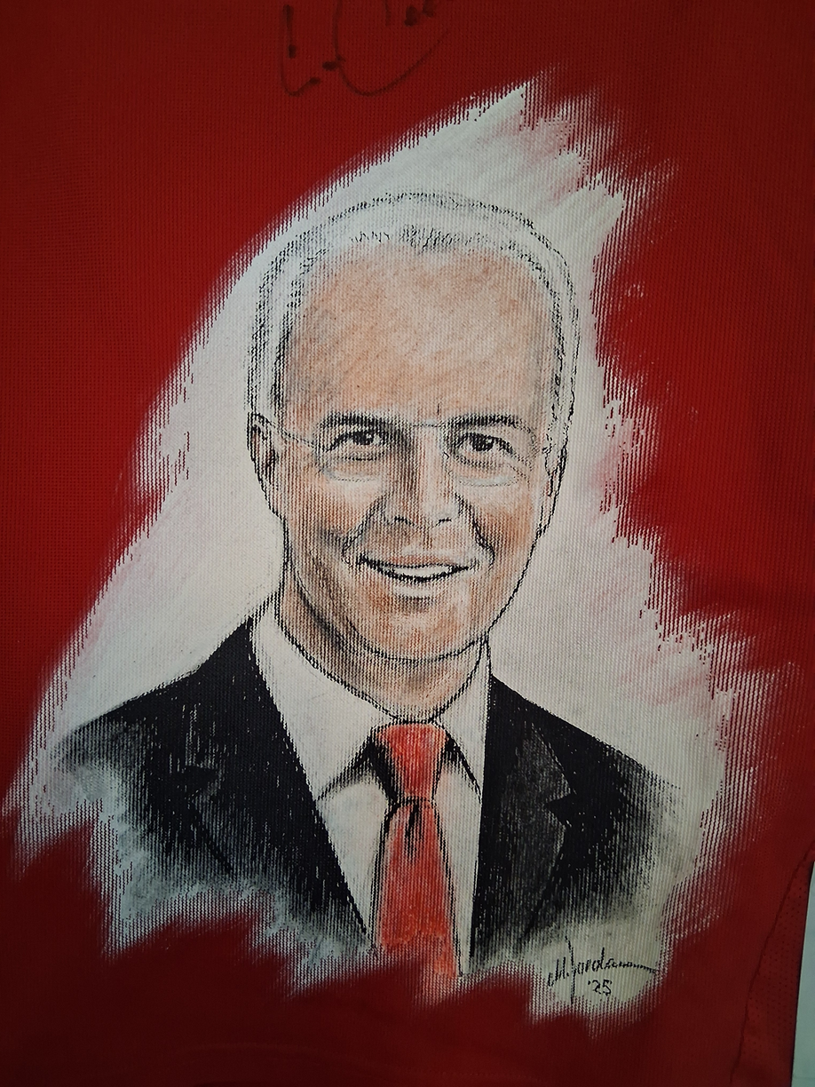 Bayern Munich jersey portrait Franz Beckenbauer hand painted and signed in 2xl
