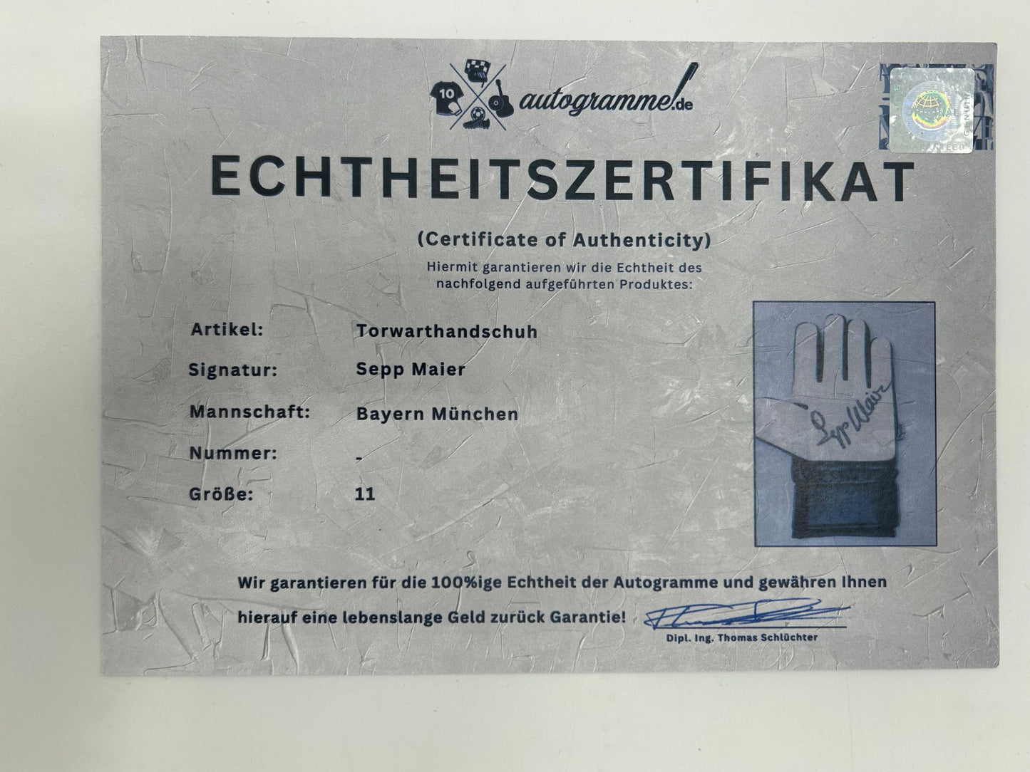 Torwarthandschuhe Sepp Meier signiert im Rahmen Autogramm Bayern München