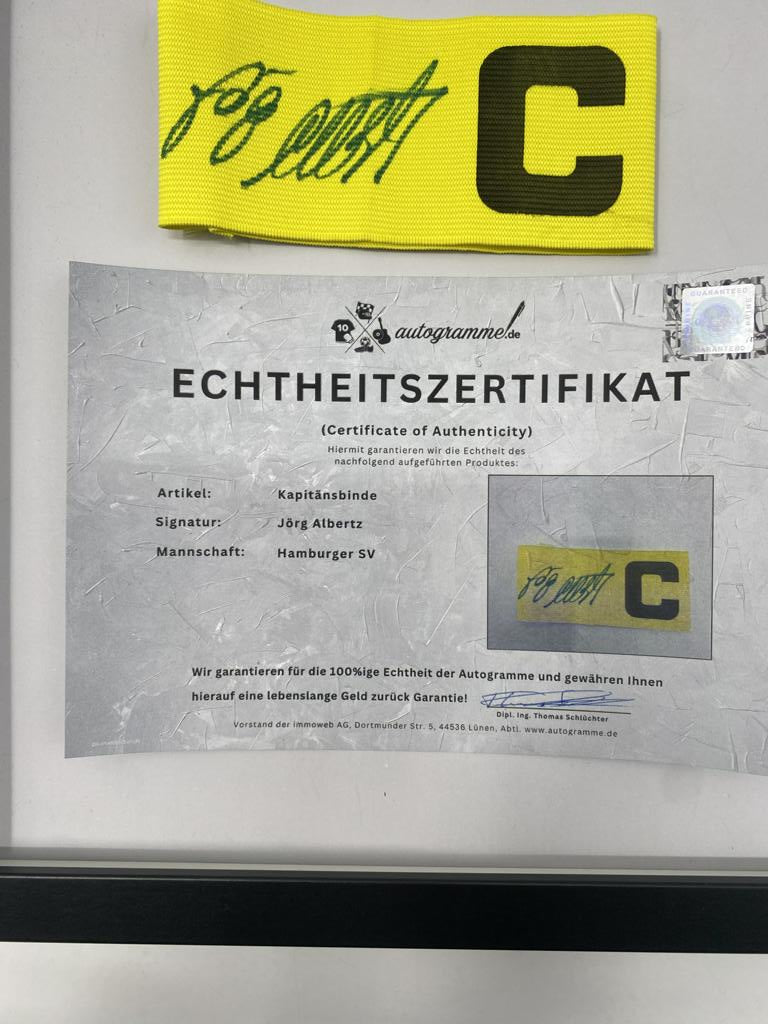 Kapitänsbinde Jörg Albertz signiert im Rahmen Hamburger SV Autogramm COA