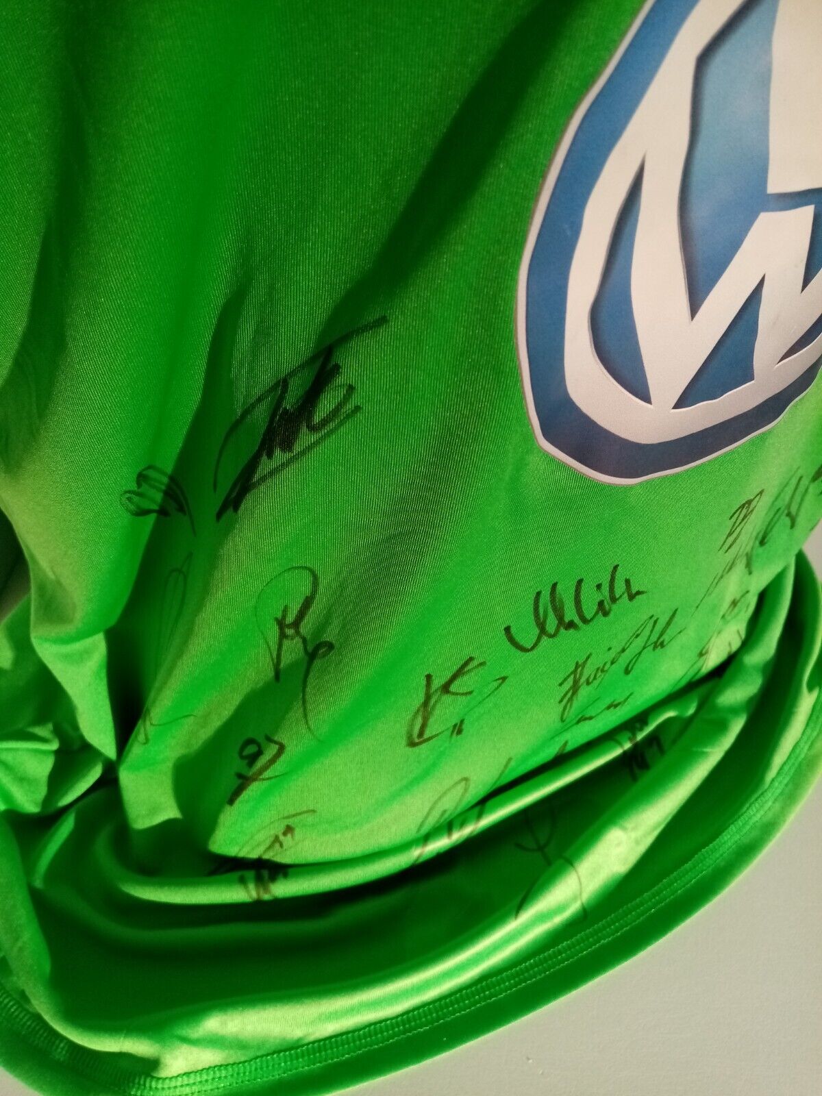 VfL Wolfsburg jersey 2012/2013 team signed COA autograph adidas Bundesliga XL