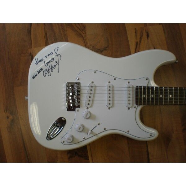 E-guitar, guitar signed by Olaf Henning