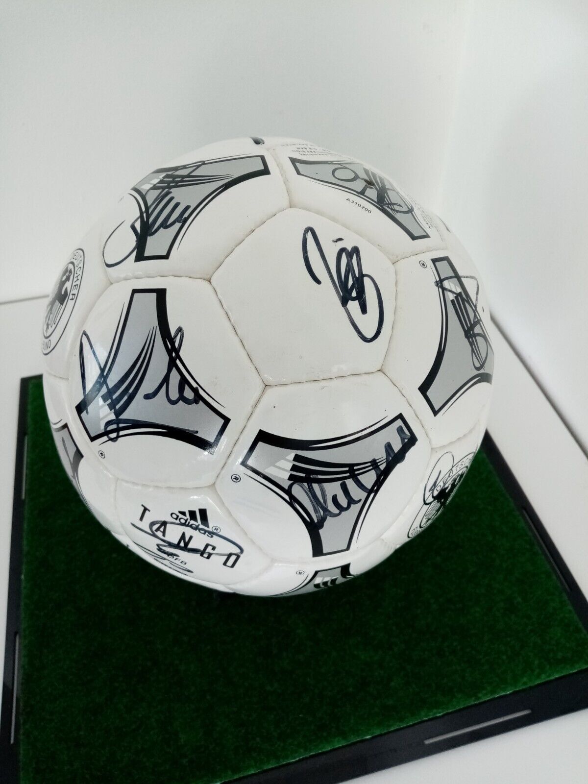 Fußball Teamsigniert WM 1998 in Vitrine DFB  Autogramm Adidas Unterschrift COA