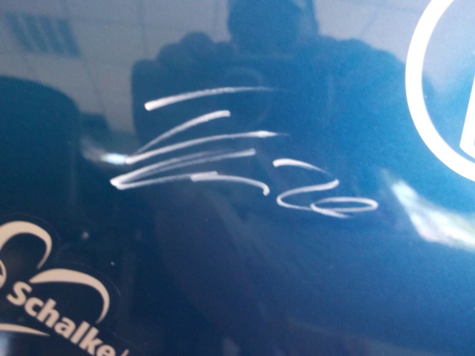 Motor hood for Smart 451 signed by Schalke players